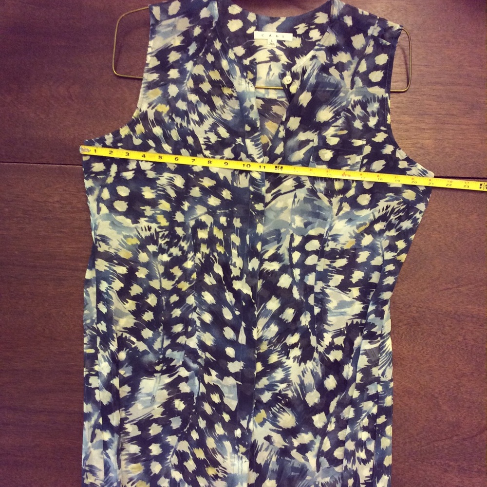 BUTTON UP